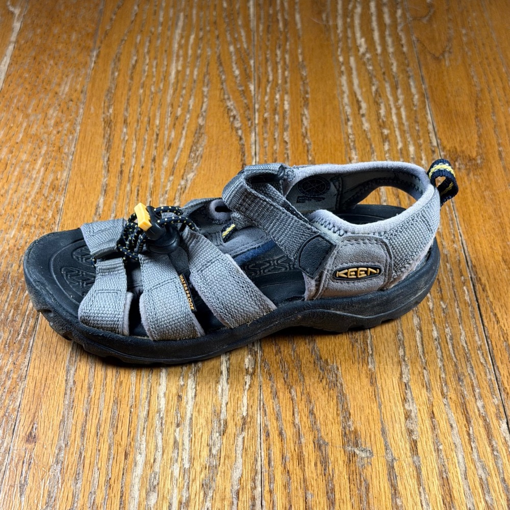 KEEN Newport H2 Kids Waterproof Sport Sandals Grey Black US 1 Youth Hiking